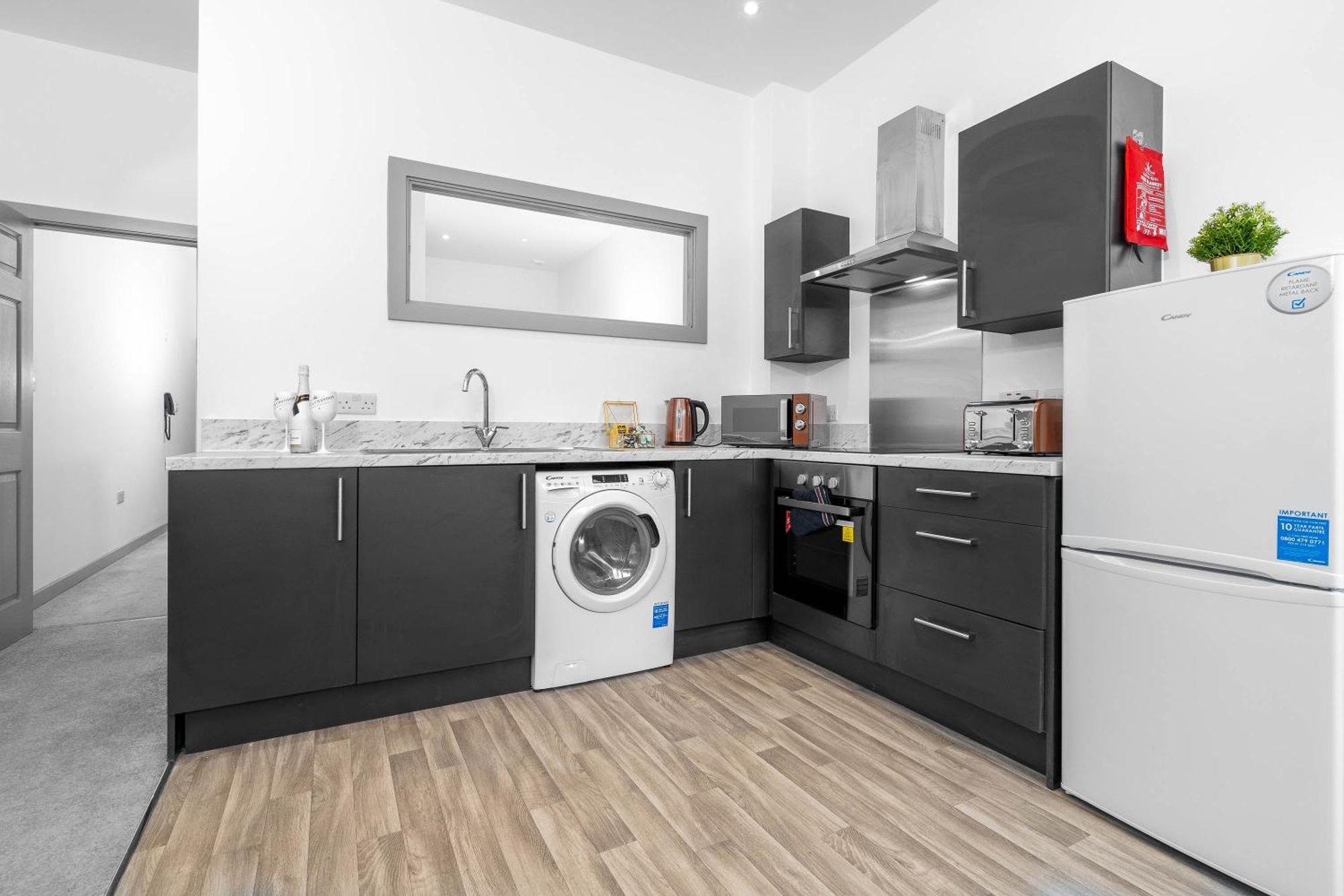 Modern Apartment In Brierley Hill - Secure Parking - Wifi & Netflix - Excellent Value - 11O Zewnętrze zdjęcie